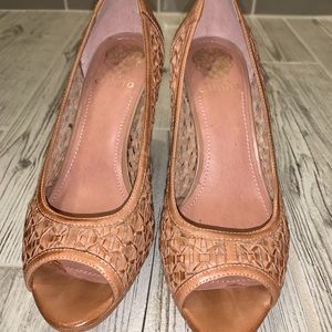 Vince Camuto leather Rexa peep toe platform heels